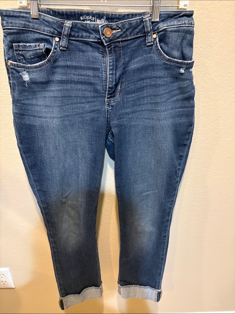 Riders by Lee Women's Mid-Dark Blue Cropped Roll-Cuff Jeans